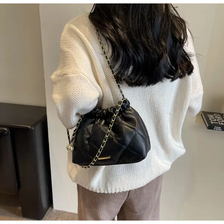 Women Chain Bag Autumn Winter 2026 Niche Design — feature 26