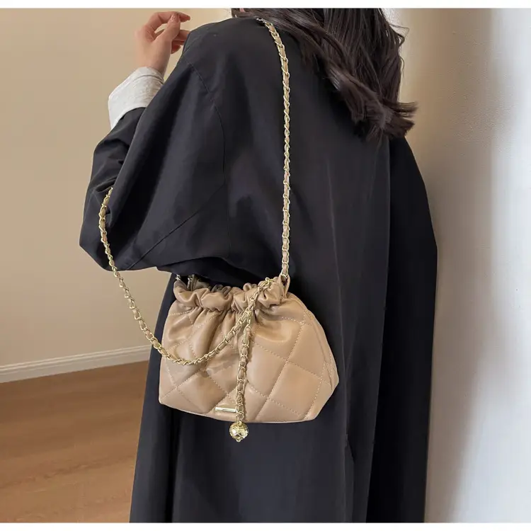Women Chain Bag Autumn Winter 2026 Niche Design — feature 30