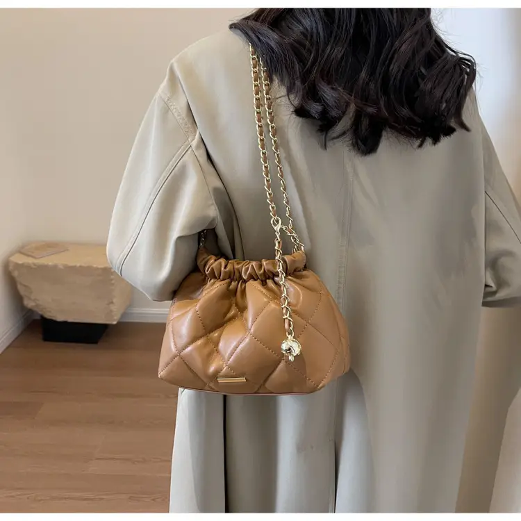 Women Chain Bag Autumn Winter 2026 Niche Design — feature 33