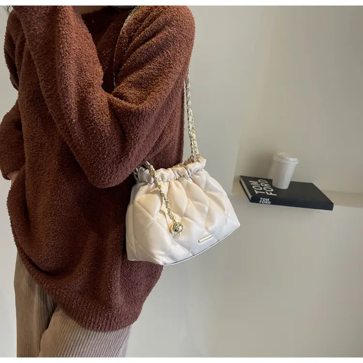 Women Chain Bag Autumn Winter 2026 Niche Design — feature 34