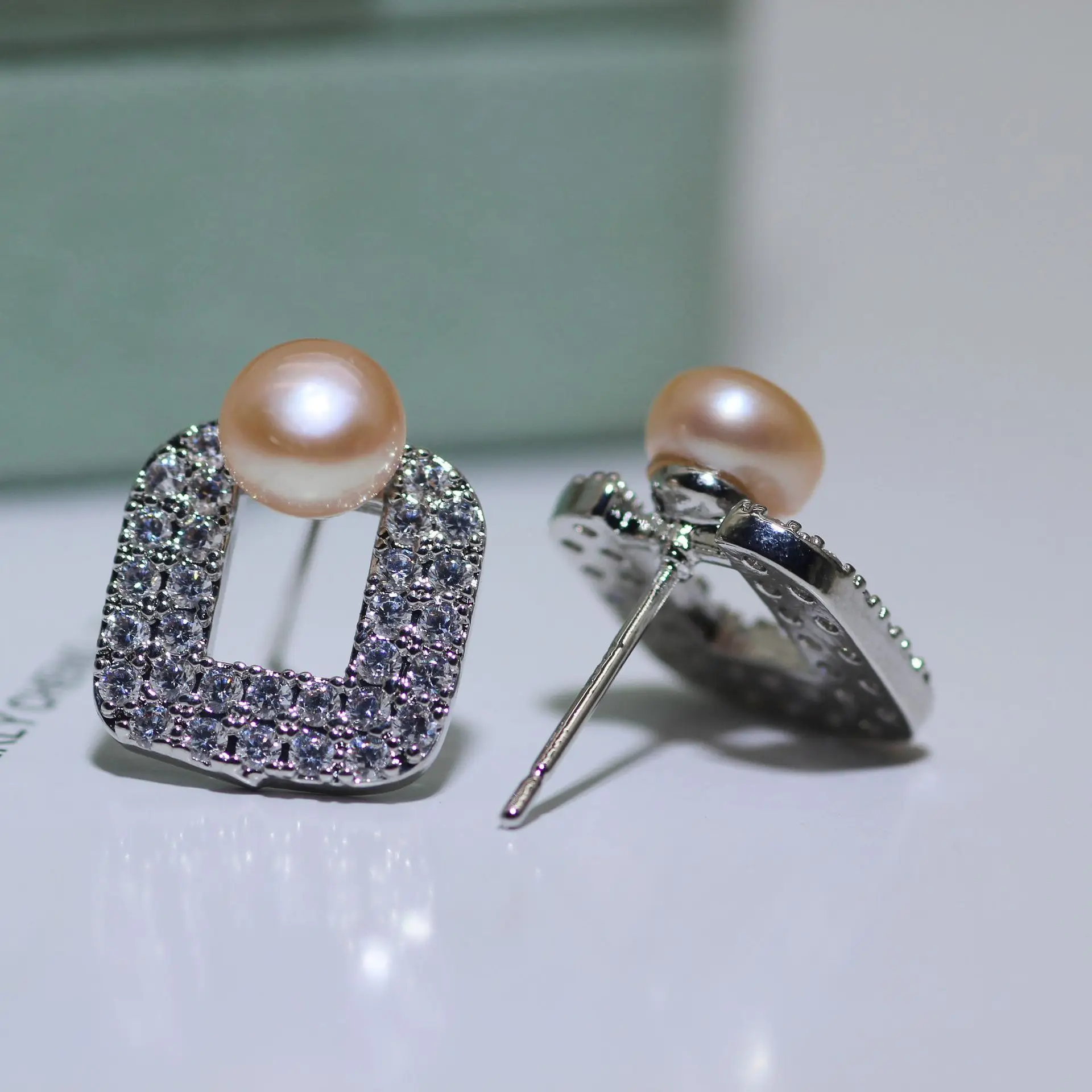 18K Gold Plated Pearl Square Zircon Earrings — feature 4