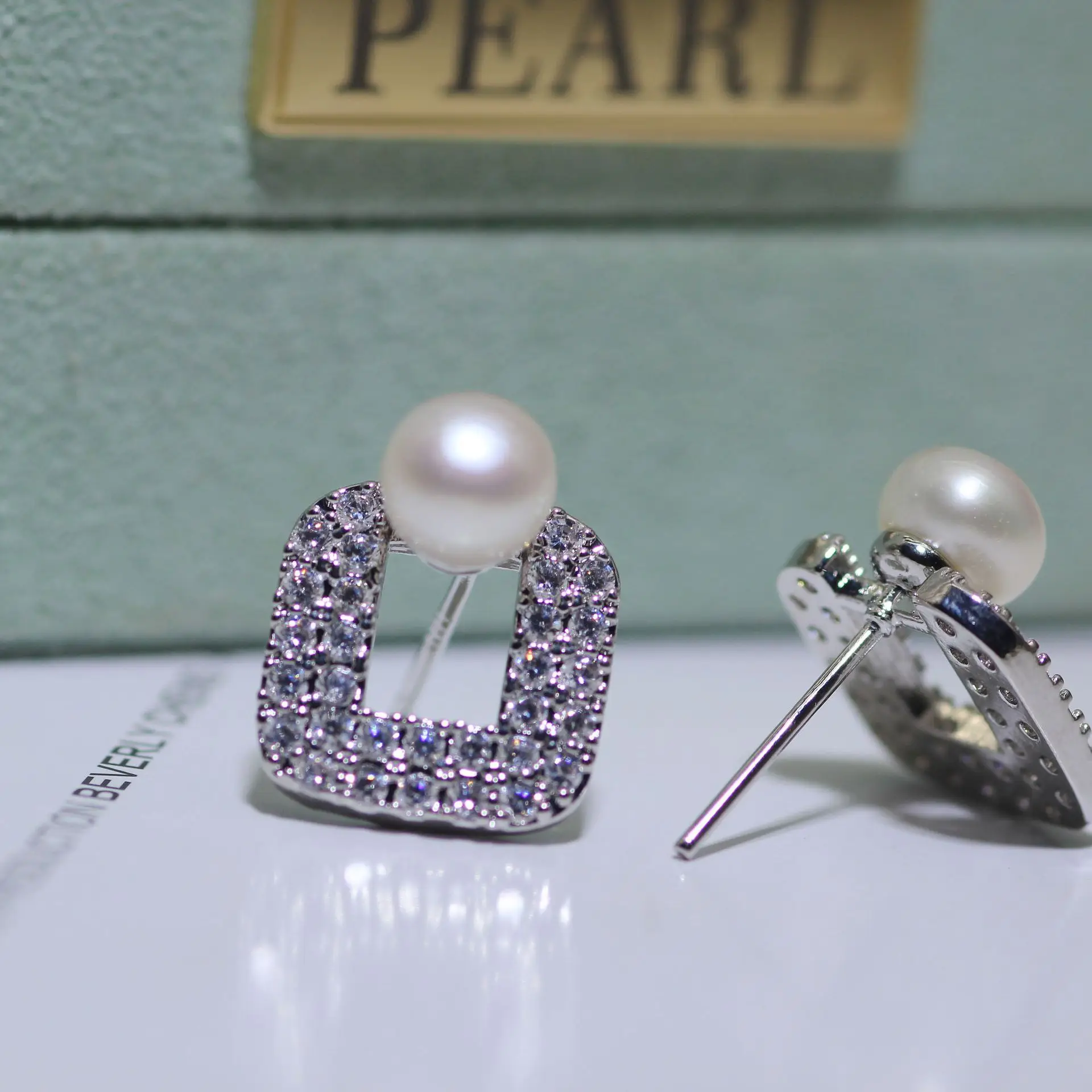 18K Gold Plated Pearl Square Zircon Earrings — feature 5