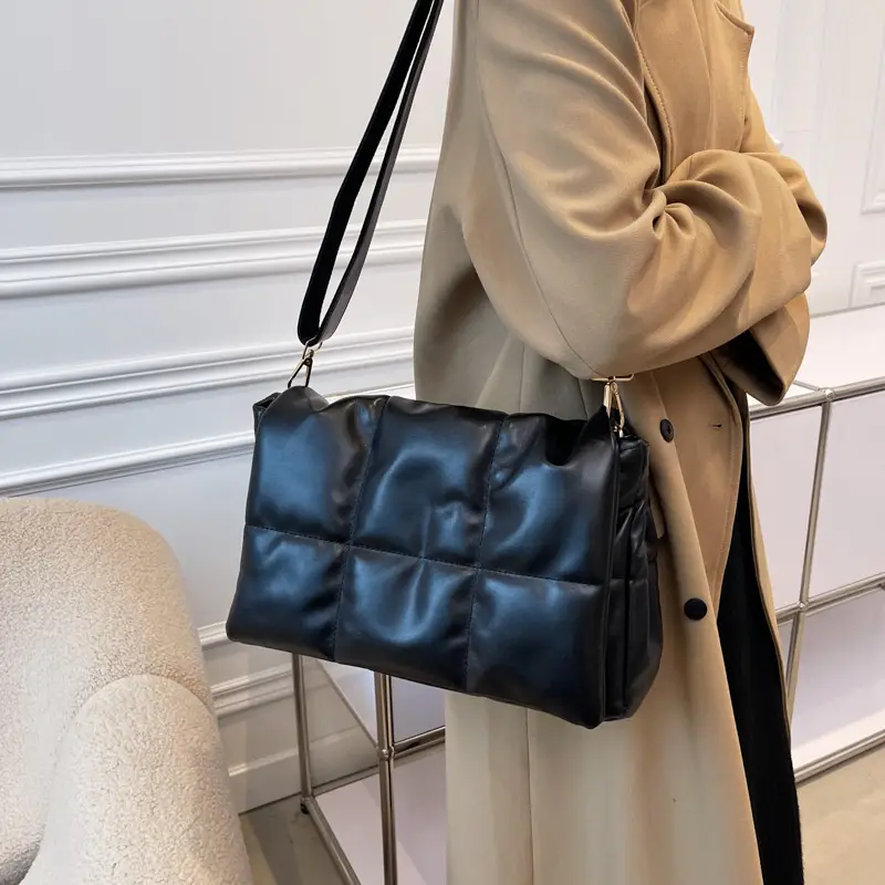 2023 Women's Black Rhombus Embroidery Shoulder Bag - Image 8