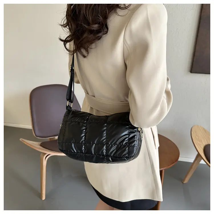 Black Quilted Shoulder Bag for Women 2023 Winter — feature 10