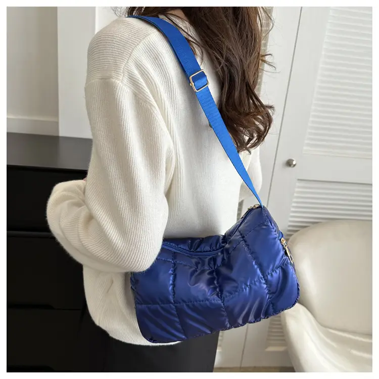 Black Quilted Shoulder Bag for Women 2023 Winter — feature 11