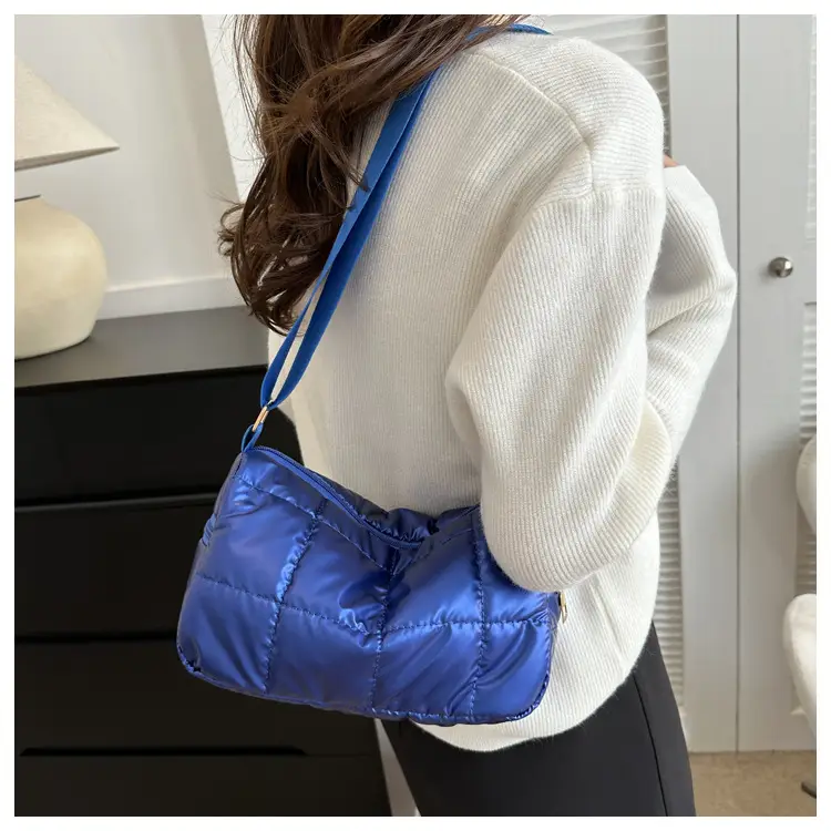 Black Quilted Shoulder Bag for Women 2023 Winter — feature 12