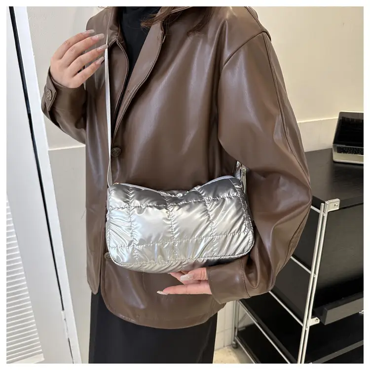 Black Quilted Shoulder Bag for Women 2023 Winter — feature 18