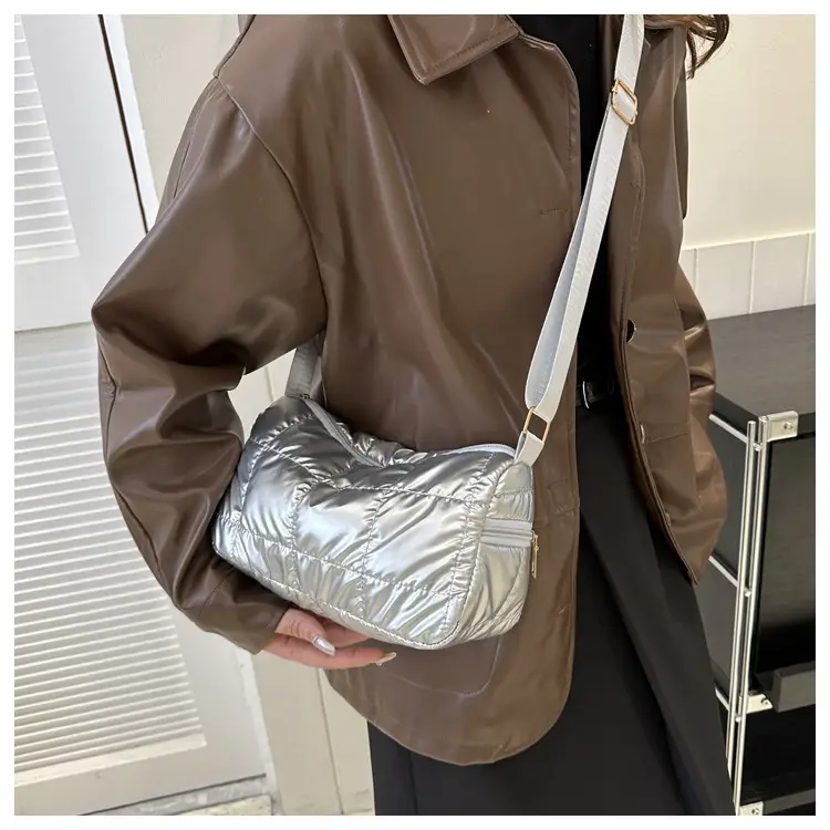 Black Quilted Shoulder Bag for Women 2023 Winter — feature 19
