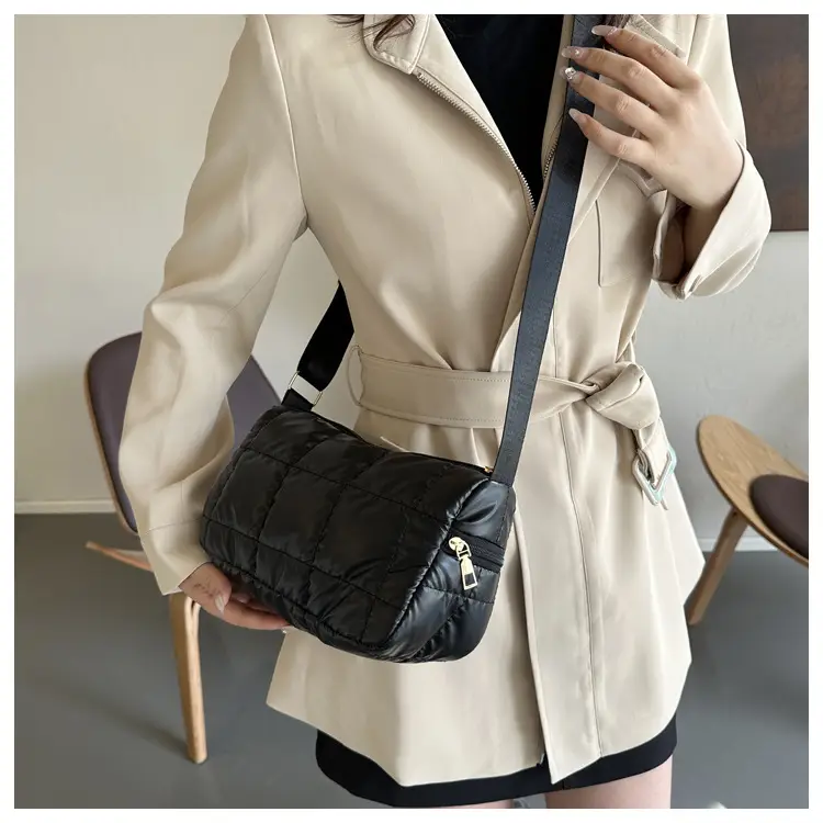 Black Quilted Shoulder Bag for Women 2023 Winter — feature 9
