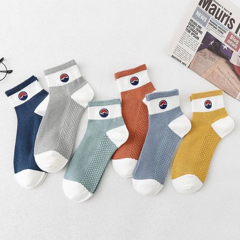 Autumn and winter socks men's mid-length socks trendy all-match basketball sports deodorant men's socks factory wholesale