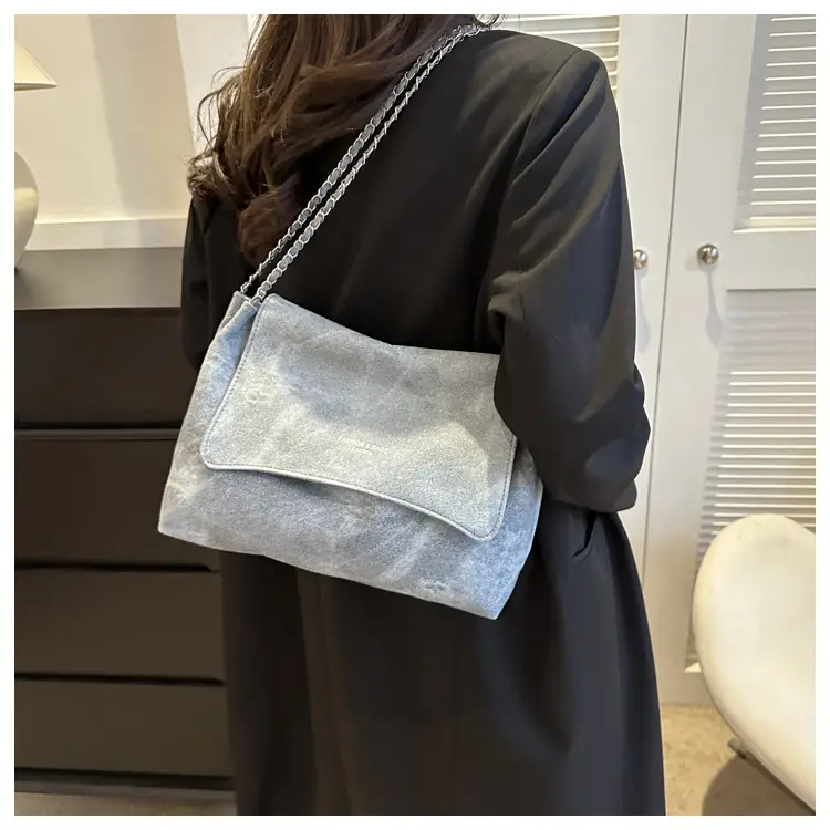 Grey Chain Shoulder Bag for Women 2023 Winter — feature 12
