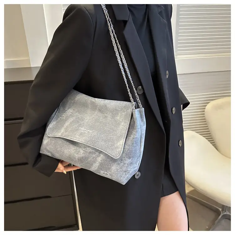 Grey Chain Shoulder Bag for Women 2023 Winter — feature 13