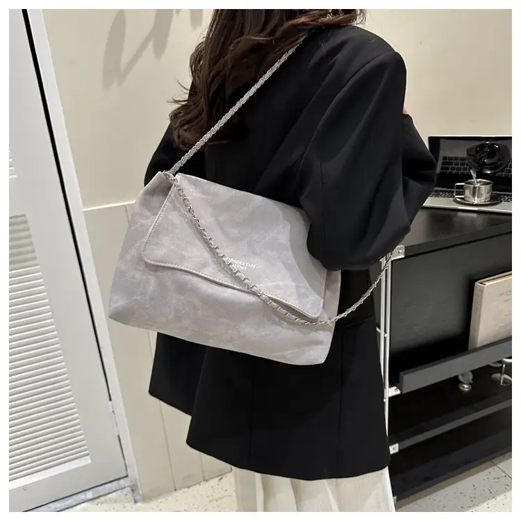 Grey Chain Shoulder Bag for Women 2023 Winter — feature 17