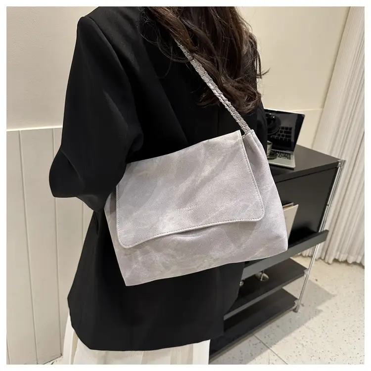 Grey Chain Shoulder Bag for Women 2023 Winter — feature 18