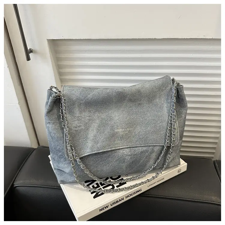 Grey Chain Shoulder Bag for Women 2023 Winter — feature 23