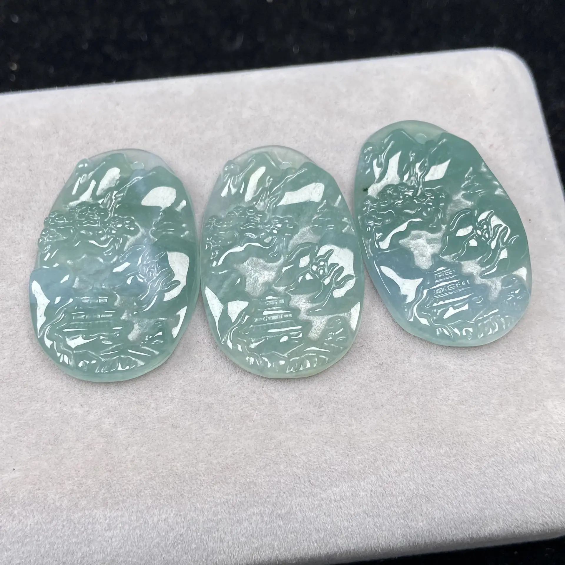 Natural Jade A-Grade Pendant Ice Bottom Green Landscape - Image 2