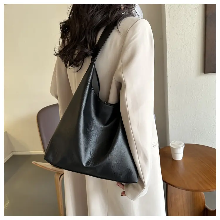 Large Capacity Leather Tote Bag for Women Autumn 2023 — feature 9
