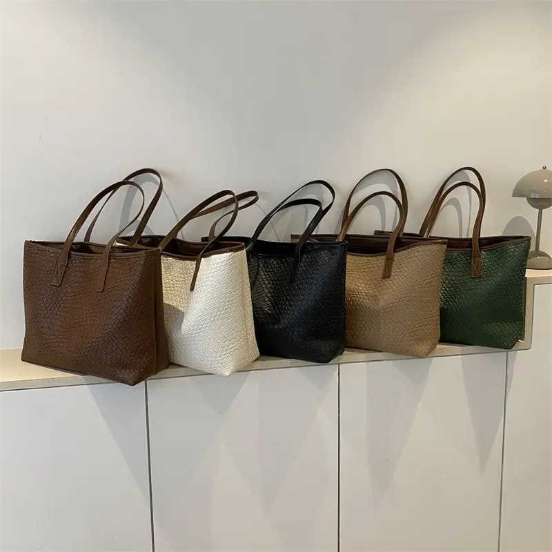 Green Textured Shoulder Bag for Women 2023 - Image 6