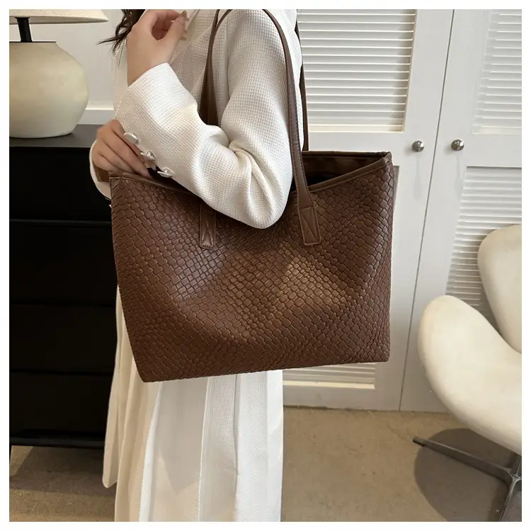 Green Textured Shoulder Bag for Women 2023 — feature 17