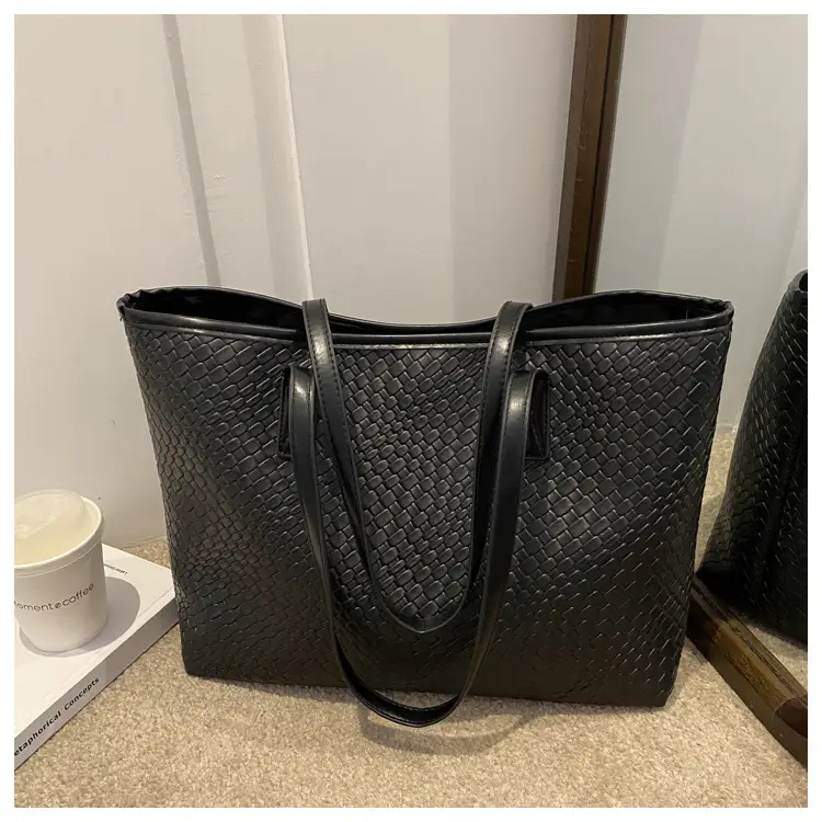 Green Textured Shoulder Bag for Women 2023 — feature 22