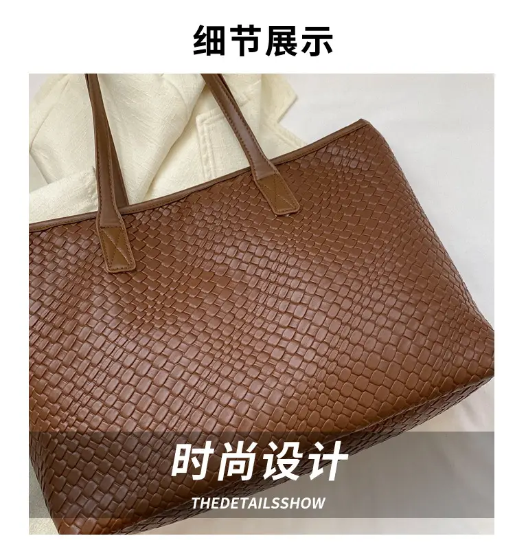 Green Textured Shoulder Bag for Women 2023 — feature 4