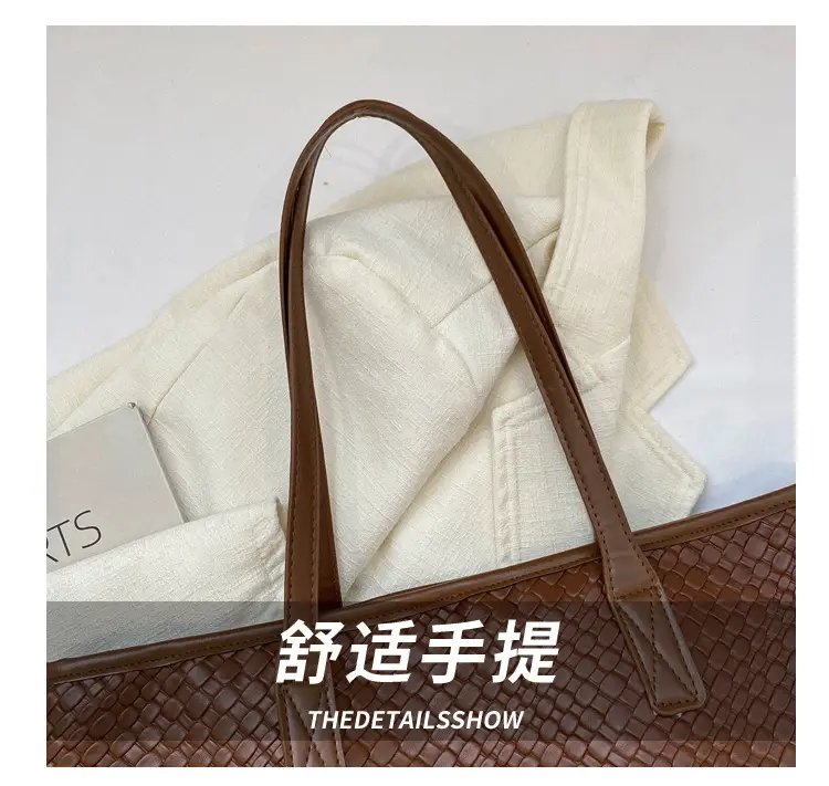 Green Textured Shoulder Bag for Women 2023 — feature 5