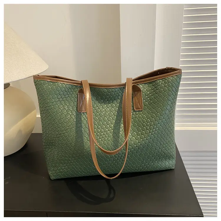 Green Textured Shoulder Bag for Women 2023 - Image 2