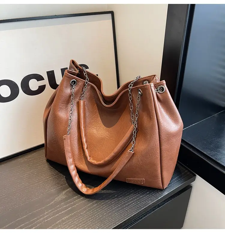 Black Leather Tote Bag for Women Autumn Winter 2023 — feature 10