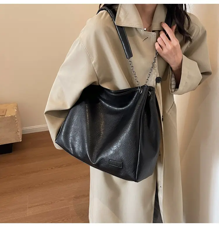 Black Leather Tote Bag for Women Autumn Winter 2023 — feature 18