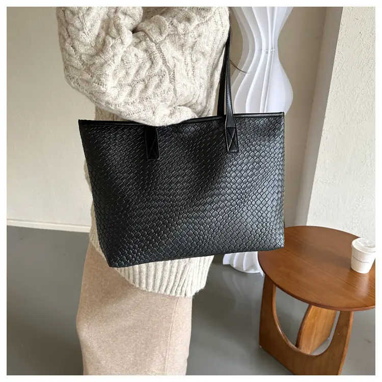 Korean Style Textured Green Shoulder Bag for Women — feature 13