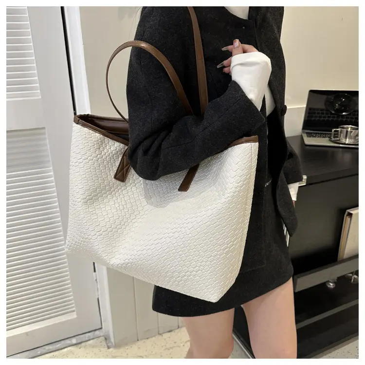 Korean Style Textured Green Shoulder Bag for Women — feature 21