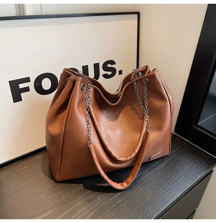 Black Leather Chain Shoulder Bag for Women — feature 18