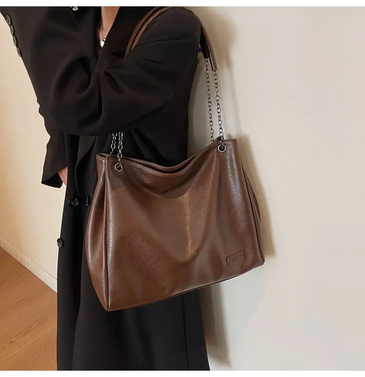 Black Leather Chain Shoulder Bag for Women — feature 31