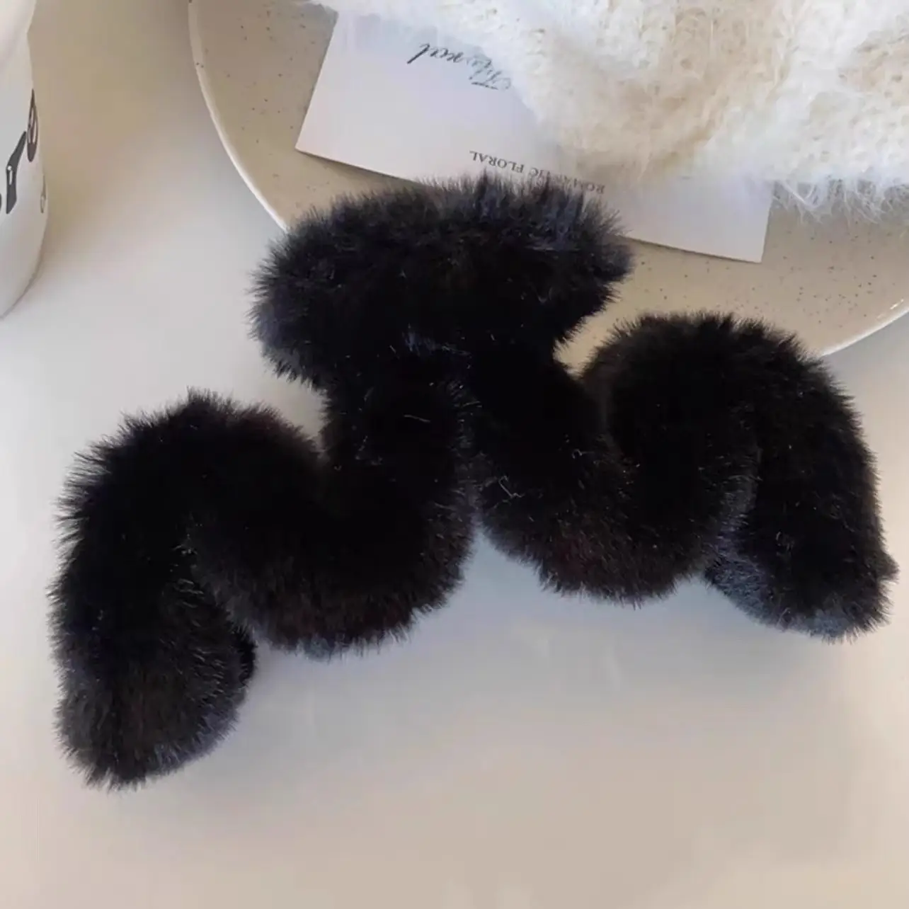 Plush Fur Clip Hairpin for Women Black & Beige 2023 — feature 12