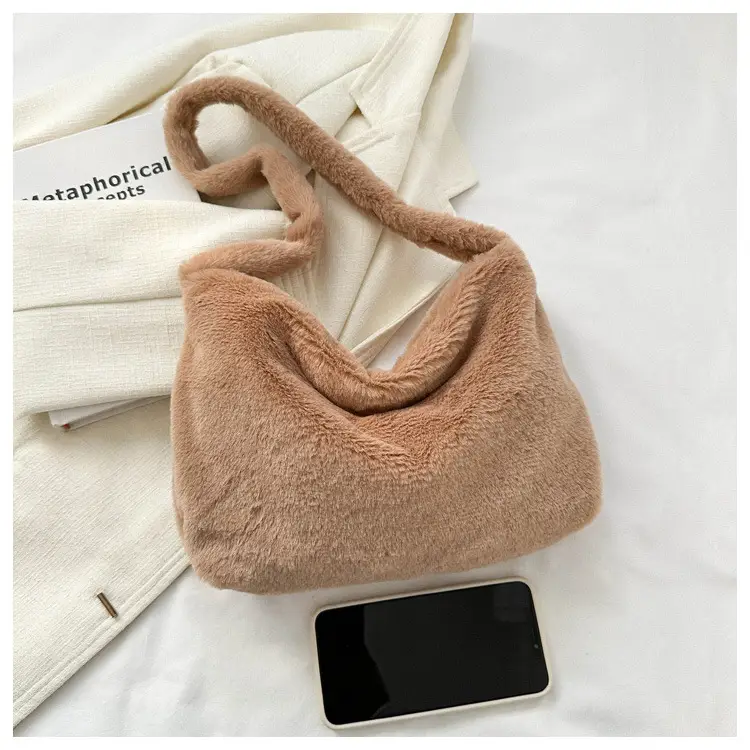 Black Plush Shoulder Bag for Women 2023 — feature 10