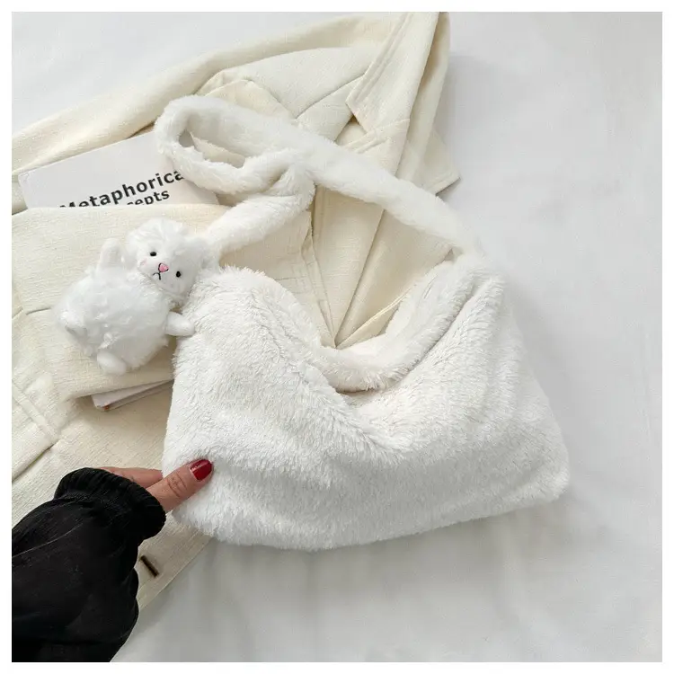 Black Plush Shoulder Bag for Women 2023 — feature 14
