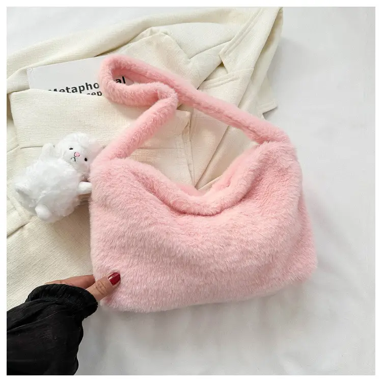 Black Plush Shoulder Bag for Women 2023 — feature 17
