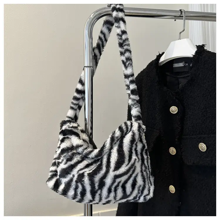 Black Plush Shoulder Bag for Women 2023 — feature 24