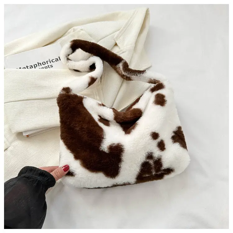Black Plush Shoulder Bag for Women 2023 — feature 25