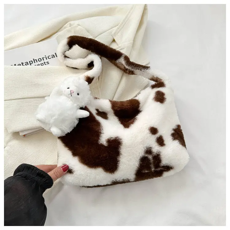 Black Plush Shoulder Bag for Women 2023 — feature 26