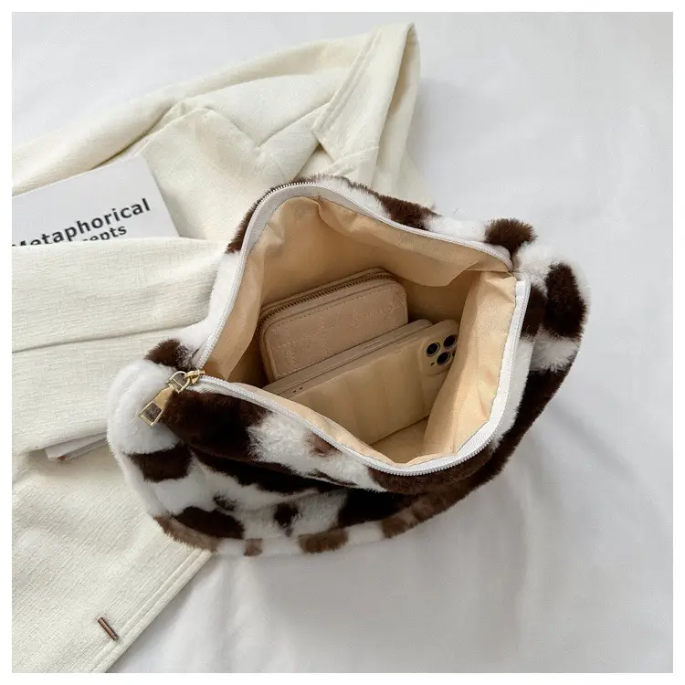 Black Plush Shoulder Bag for Women 2023 — feature 35