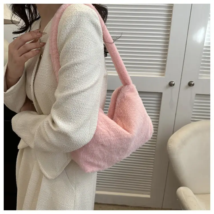Black Plush Shoulder Bag for Women 2023 — feature 43