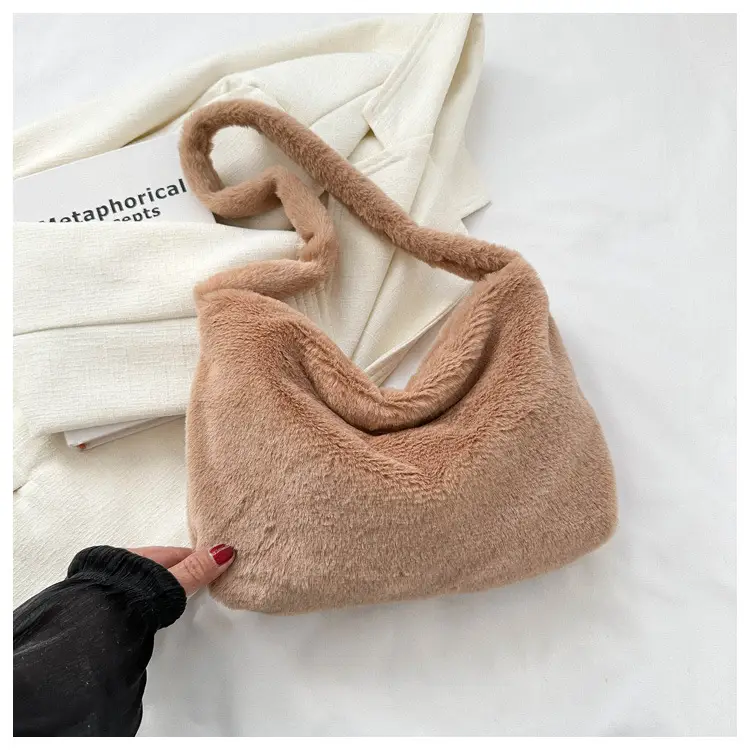 Black Plush Shoulder Bag for Women 2023 — feature 9