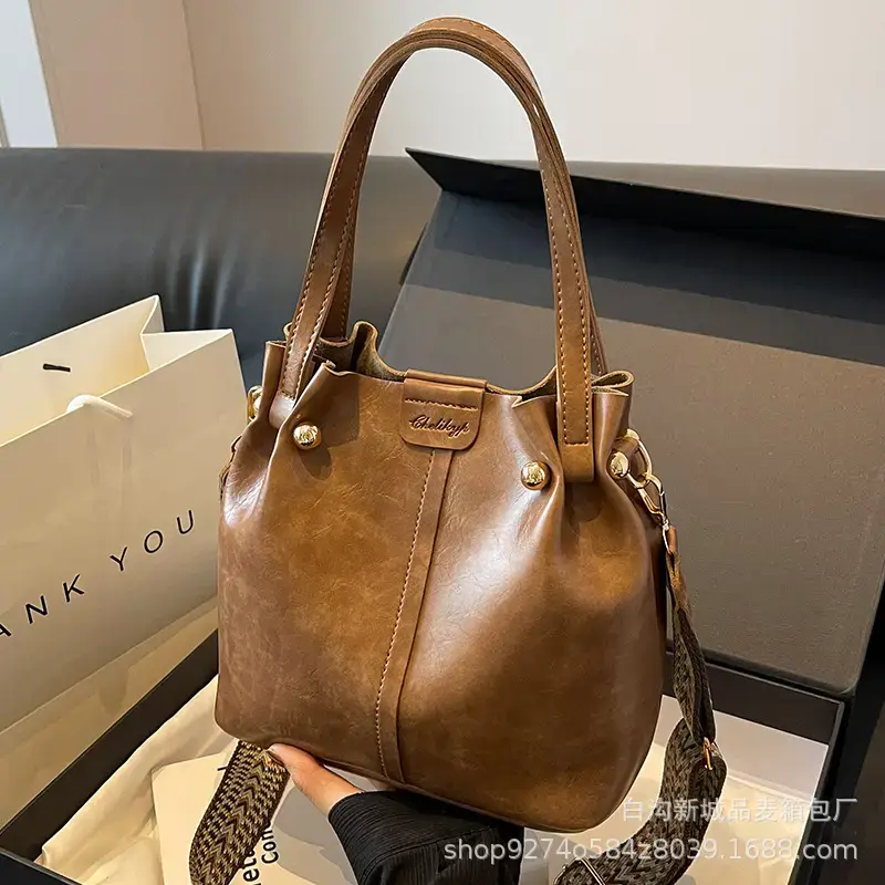 Women's Brown Leather Shoulder Bag 2023 New Trendy - Image 6