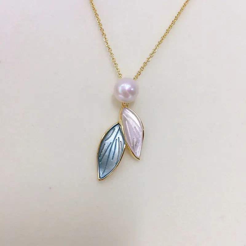 Natural Freshwater Pearl Tassel Leaf Necklace — feature 3