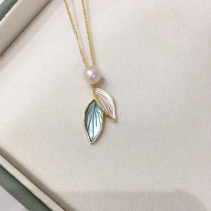 Natural Freshwater Pearl Tassel Leaf Necklace — feature 4
