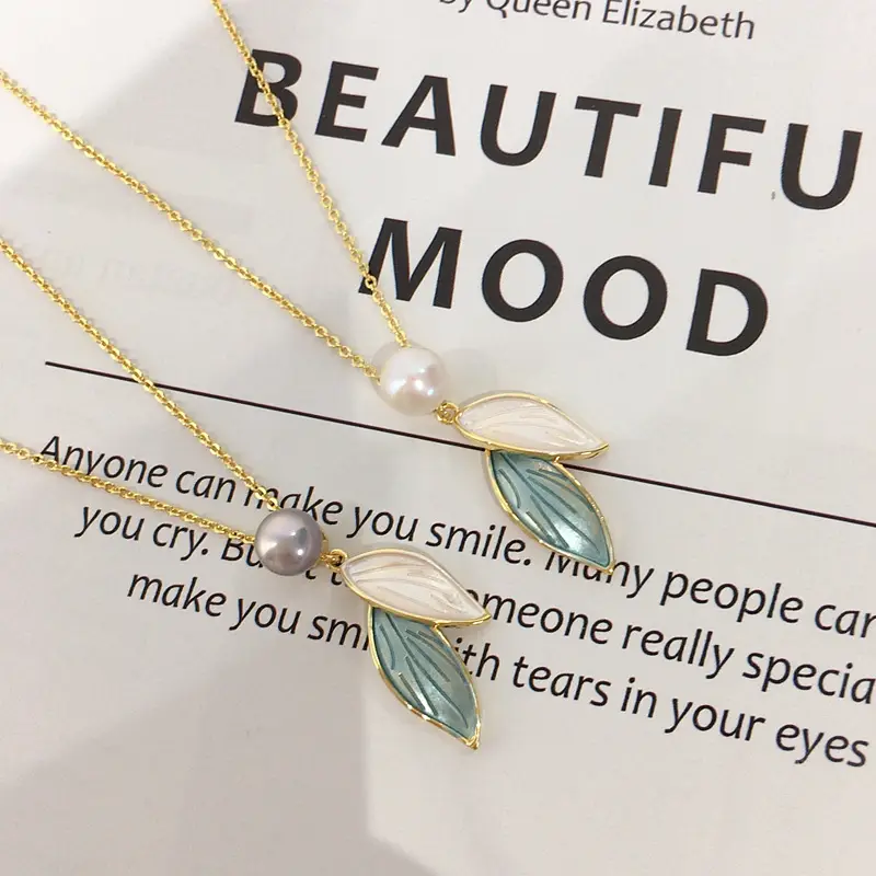 Natural Freshwater Pearl Tassel Leaf Necklace — feature 7