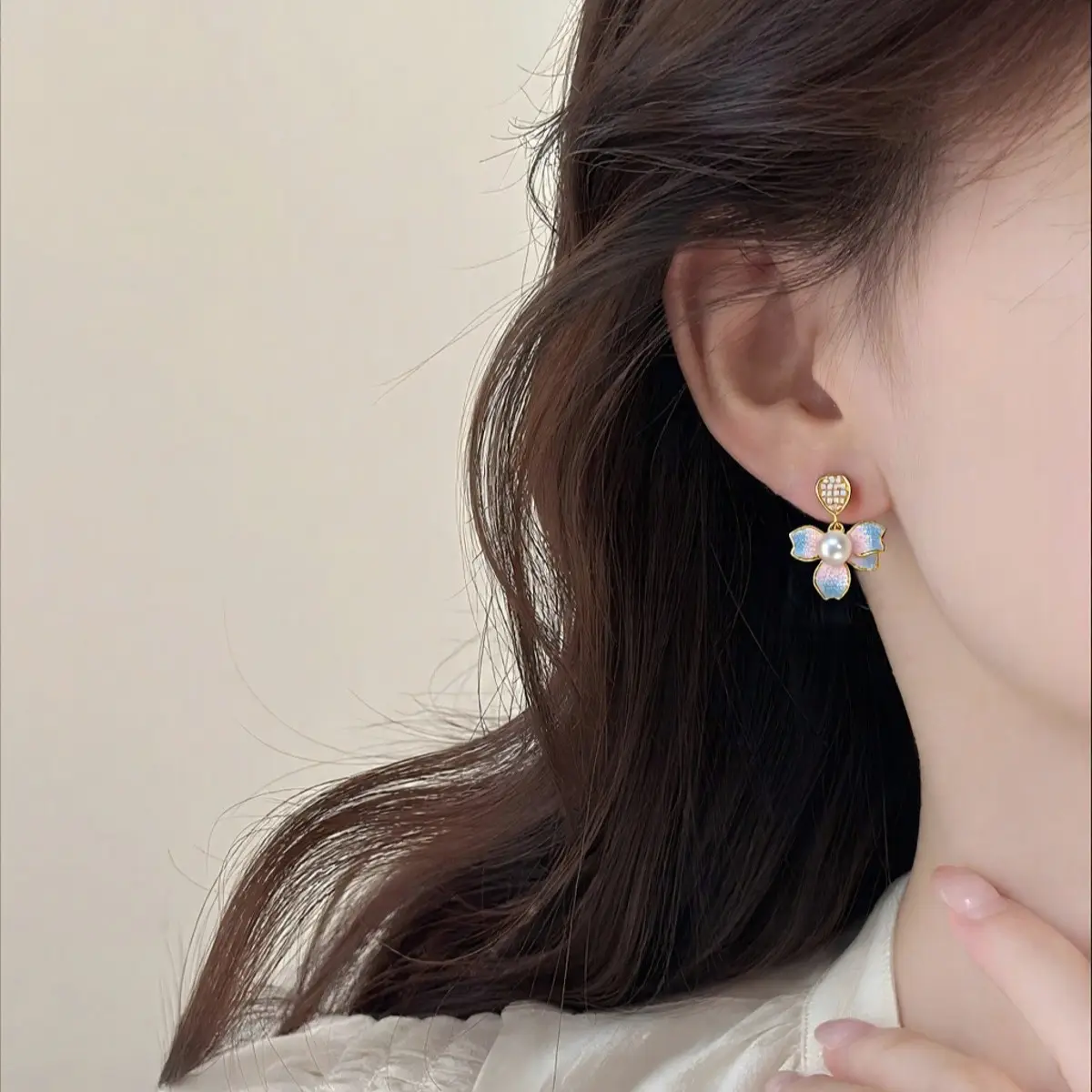 5Pearl Flower Earrings Gold Plated Blue Sparkle - Image 6
