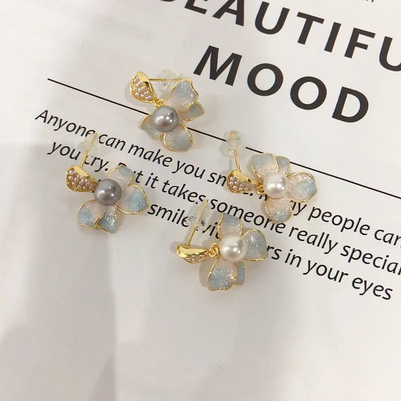 5Pearl Flower Earrings Gold Plated Blue Sparkle — feature 7