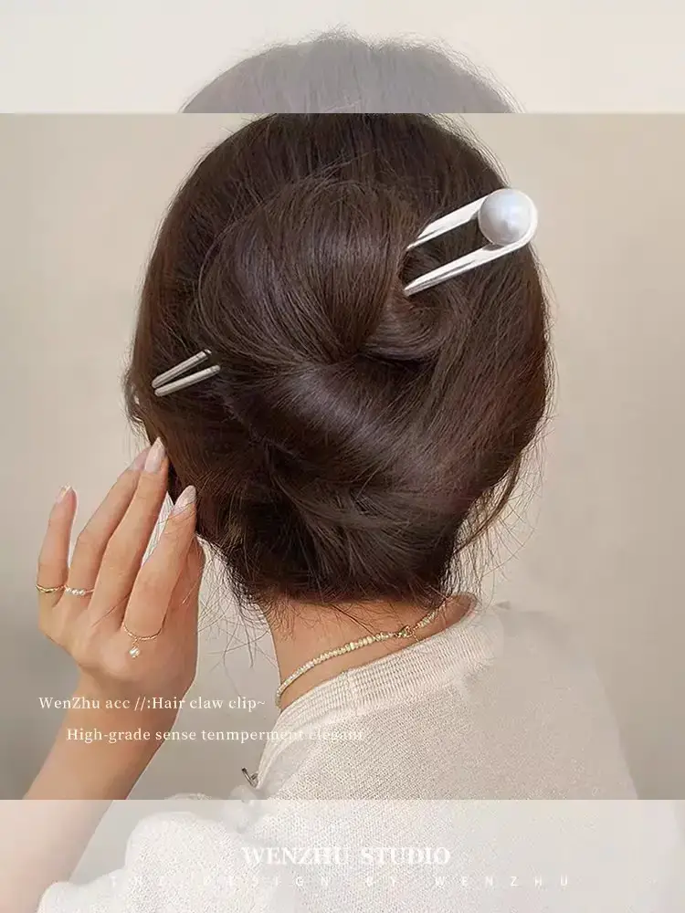 Pearl U-Shaped Hairpin with Double Plug — feature 4